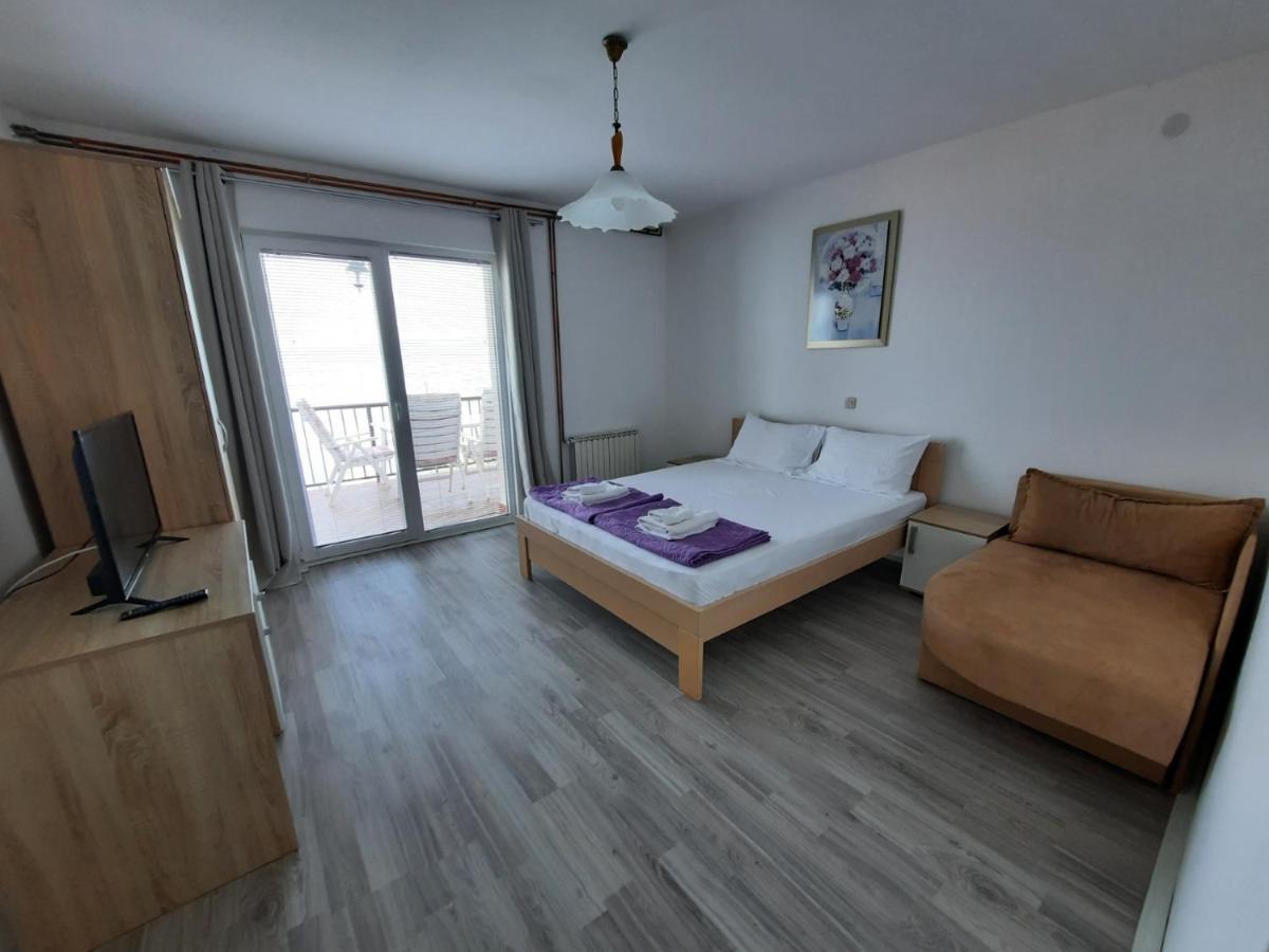 Apartament Koteski *
